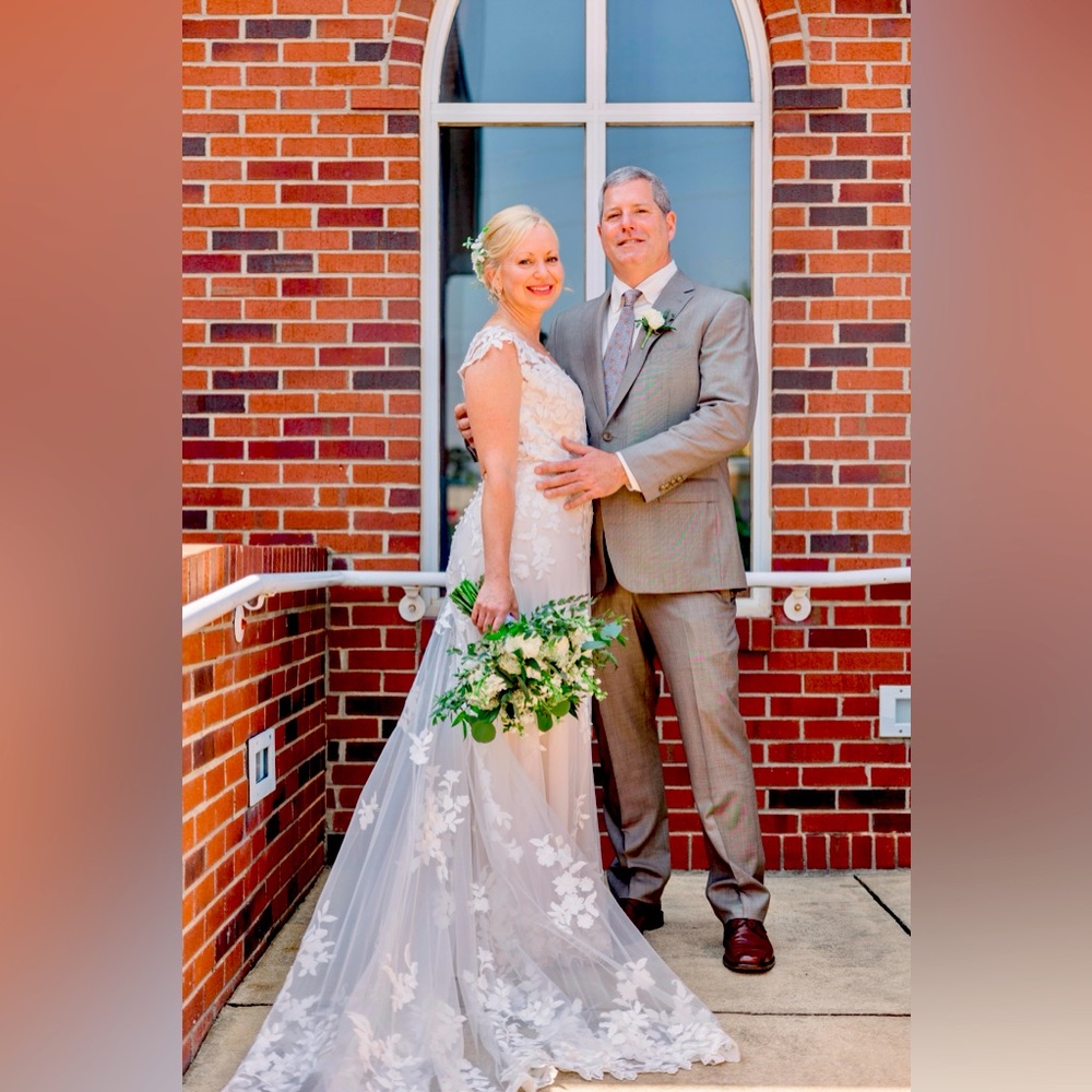 Allure Bridals 9816 Size 12 wedding dress ivory champagne